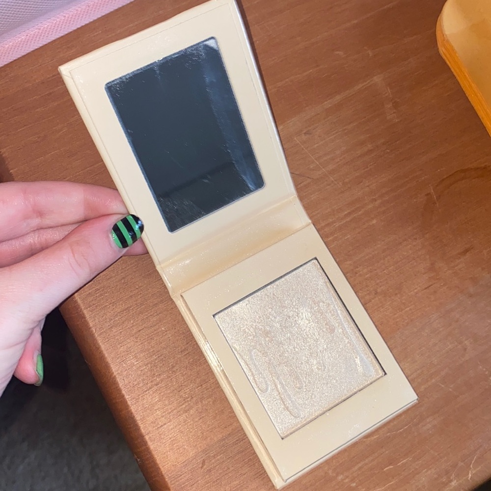 Kylie Jenner French vanilla highlight